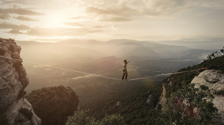 mountains-catatonia-man-slack-line-746-419.jpg